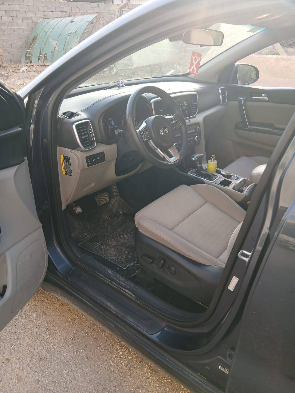 سلام عليكم  بيع او مراوس حسب لقناعة  محتاج فرق كيا سبورتج موديل 2022 وارد امريكي تحكمات تدفه بالكراسي رادار  كامره دوار وبعد بيه موصفات حادثه بنيد ودعاميه  فقط ضربه خفيفه ايرباك دشبول ودرك ماشية 44 رقم بغداد تحويل مباشر لعنوان علي لصالح قرب مجمع رويل ستي ***********
