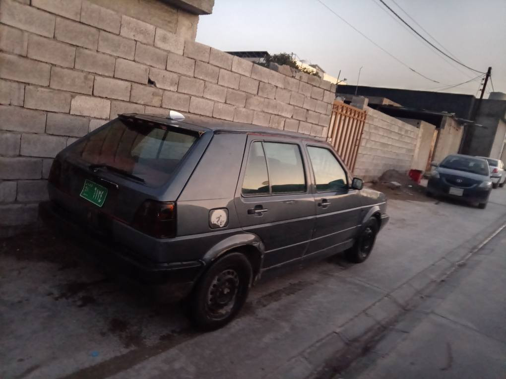 گؤلف موديل ١٩٩١ گير عادي  ئارم بلاستيك هه ولير سعر ١٢ ورةقة و مجال شوين هةولير. بةستؤرة غاز و بةنزينة *********** أربيل, العراق
