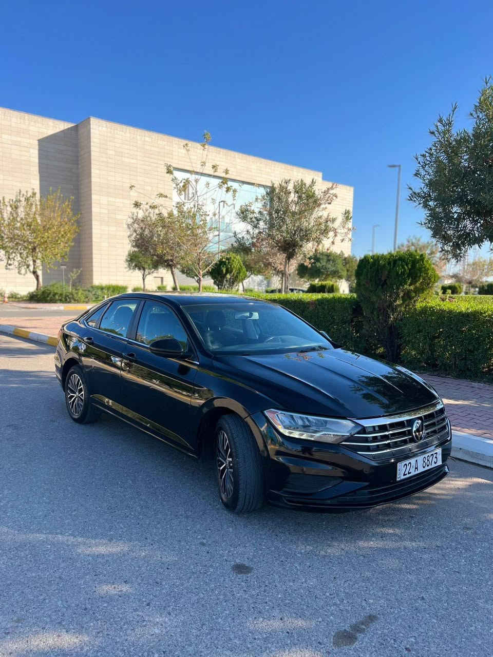 ڤۆڵگسواگن جێتا 2021 رەنگی ڕەشی قەتران 
شاشە و کامیرە 
رەقم و سەنەوی نوێیە 
هیچ مەسرەفێکی تێدانیە 
یەك پارچە و نیو کلێڕ
بێ ناوگرتن بێ ئێرباگ 

سـعـر : لە کۆمێنت داوابکە ڕاستەوخۆ بۆت دێت 📥 

گێر و مەکیەنەی بەشەرت 
هیچ کێشەیەکی تێدا نییە 

ژمارەی خاوەنەکەی 
***********
