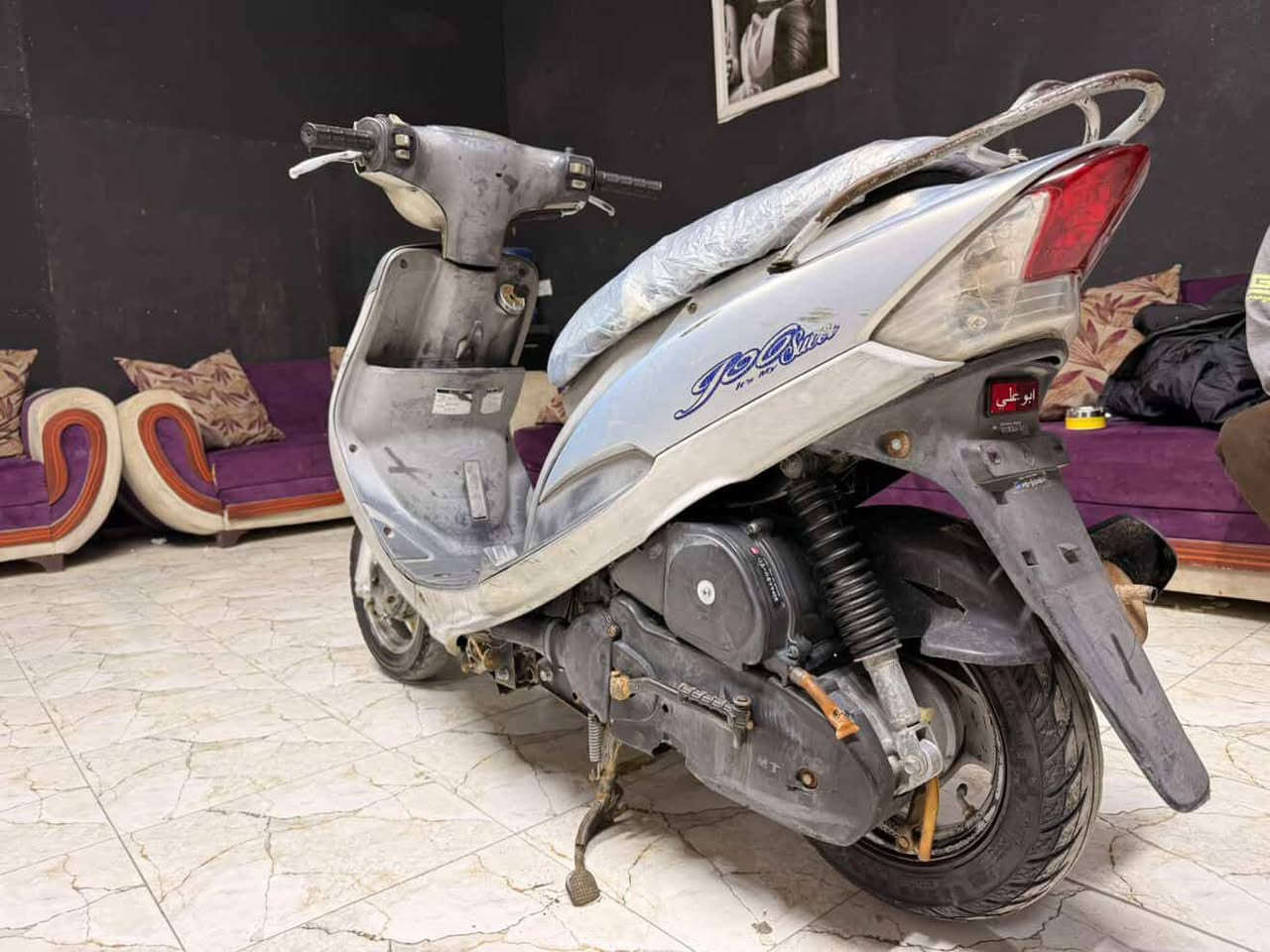 سلام عليكم 🛵🈲
ماكس منغولي موديل 2006 مكينه 49 بلاديه مامفتوحه ختم واحد ويه المكينه بعدها بملحها شلعه ومعدل 120 سلف بلادي كابريته بلادي دراجه كلها شغاله  كفرات مختمه بلاديه صالنصه بلادي معروضه ب 625 وبيها مجال مكاني حله حي الجزائر ***********
