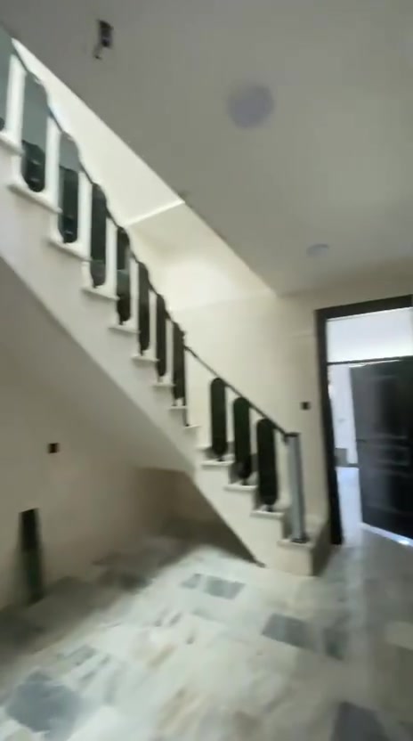 بناء فول درجه أولى بوب قاصه شبابيج المنيوم
عرض الشارع ١٥

مساحت الدار ٧٧متر

الواجها ٤ إلى والنزال ٢٠

زيرو تسليم مفتاح موقع ممتاز

يصلح سكن واستثمار ويتئجر ٦٥٠

يحتوي

على كراج خدمات خارجيه وهول ومطبخ ومنور وخدمات وغرفت نوم اضافتن خدمات وبلكونه الطابق الثاني غرفتين

+بيتونه وصطحين

علمن السعر ٢١٠ وقابل للتفاوض 

للستفسار الاتصال على الرقم ***********
