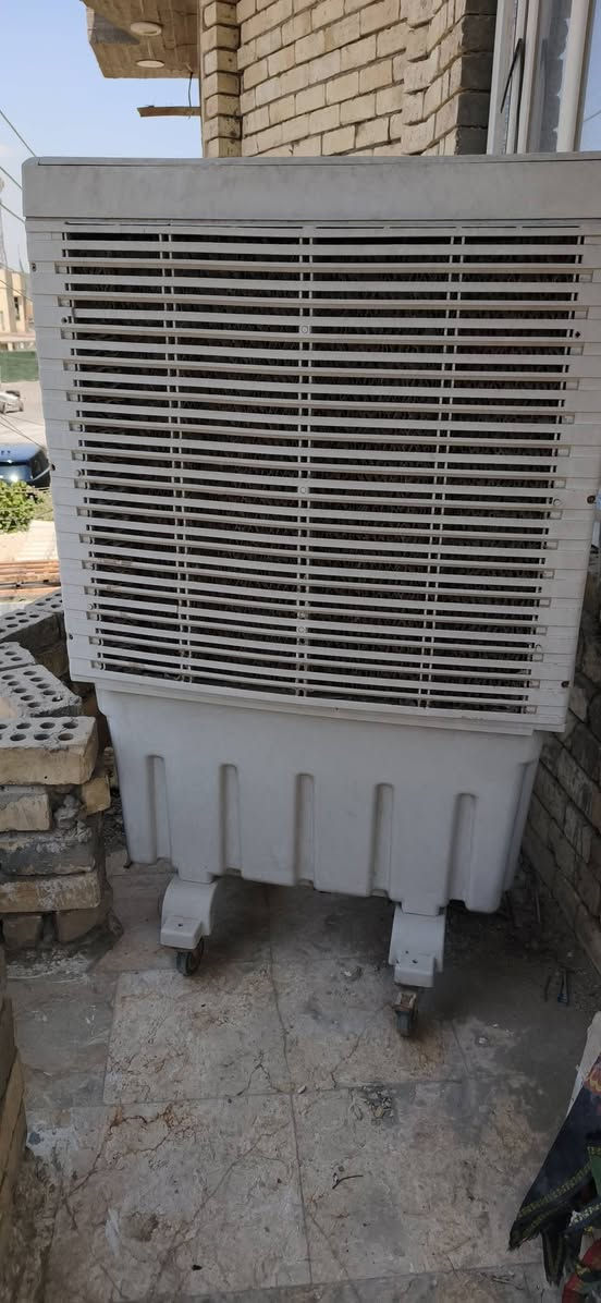 مبردات عدد 2 وسبلت  1طن
مضيفات كلش كنفيرة مستخدمة ومتروركه 

مبردة ام الدكت حجم كبير 

مكان بغداد حي العامل 

كلمن وسعره 

هاتف/***********
