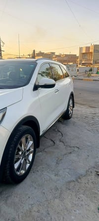 سورنتو خليجيه للبيع موديل 18 .. السياره فول للخير .. فور ويل ... جنطه ...