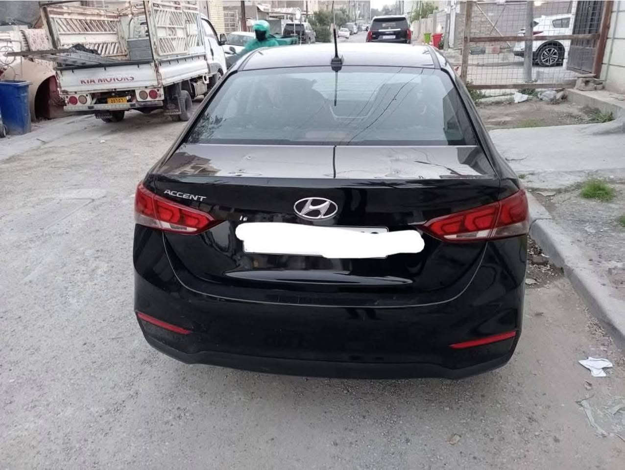 السلام عليكم اكسنت وارد امريكي بدون ضربة موديل ٢٠٢١  نظيفة مكفولة كير ومحرك  ١٦٠٠ دوش بيها سبايدر بس اني شايلة حالياً فول مواصفات فتحة بصمة تدفئة كشنات اشارة مراية شاشة كار بلي لايت زنون مابيها صبغ عدا الدعامية الامامية السعر 70ورقه وبيها مجالل مطلوب واريد ابيعها ***********
