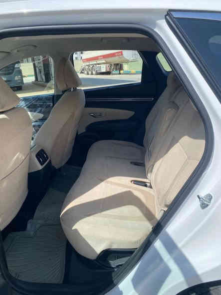 توسان 2024 خليجي ماشية 20 الف
فول مواصفات عدا بانوراما والجلد
ضمان الت ساك 5 سنوات حقيقي 
مرقم بغداد بإسمي مداور ثاني يوم شرط 

* مكينة 2.0  L دوش .
* بصمة وبصمة تشغيل وبصمة ابواب.
* تشغيل عن بعد .
* بردات خلفية بلادي .
* حساس أمامي خلفي.
* مري شفط اشاير بالمري .
* نظام ترحيب عند الإقتراب.
* ويل شكل الجديد حجم 18 .
* أريل نفكَيتر 
* كامرة خلفية دوارة 

* كراسي 2  كهرباء .
* شاشة أبل كار بلي. 
* ديشبول دجتال ٣ الوان .
* درايف موود ٣ مودات .
* أوتو هولد 
* هندبريك دكمة .
* نزول منحدرات .
* نقطة مشاهدة Camera  View تحكم
* مانع تزحلق .
* حساس بنسر مساعد اصطفاف 
* دركة خياط بلادي 
* تحكمات ستيرن كاملة 
* كروس سرعة 
* شاشة اعطال 
* حاكية وأوامر صوتية وبلوتوث 
* قطعتين تبريد .
* شحن لاسلكي 
* دواخل ملاينو بلاك 
* ابواب وديشبول تطعيم ألمنيوم 
* تجاوي كراسي عدد 5 
بيها شبر تكحيل خفيف بالباب الخلفي عكس السايق
الباقي كفالة السعر 227
مكان بغداد الغزالية ***********
