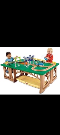 فيشر برايس • طاوله قطار • جديد بالكرتونه