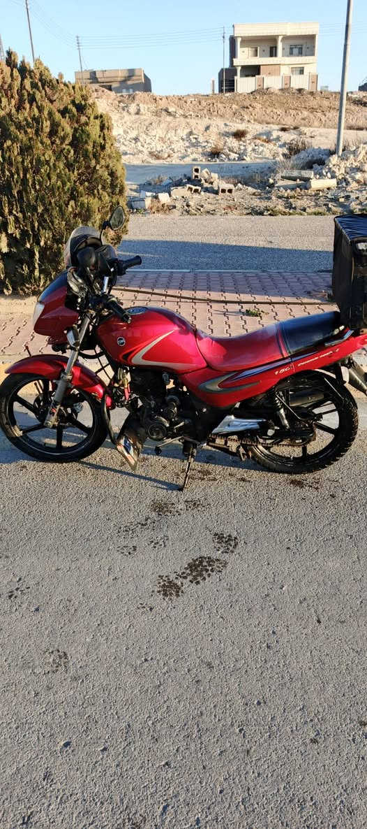 السلام عليكم يرهم مراوس بهوجي  مكاني الانبار راوه اقره الوصف 👇🏻👇🏻
ماطور سايم مسجل سنويه الى 2028 مكاني راوه 
الدراجه بأسم واحد من حديثه السنويه بعده رقم عربي 
وشرط لازم تحول هذه رقمي ***********
