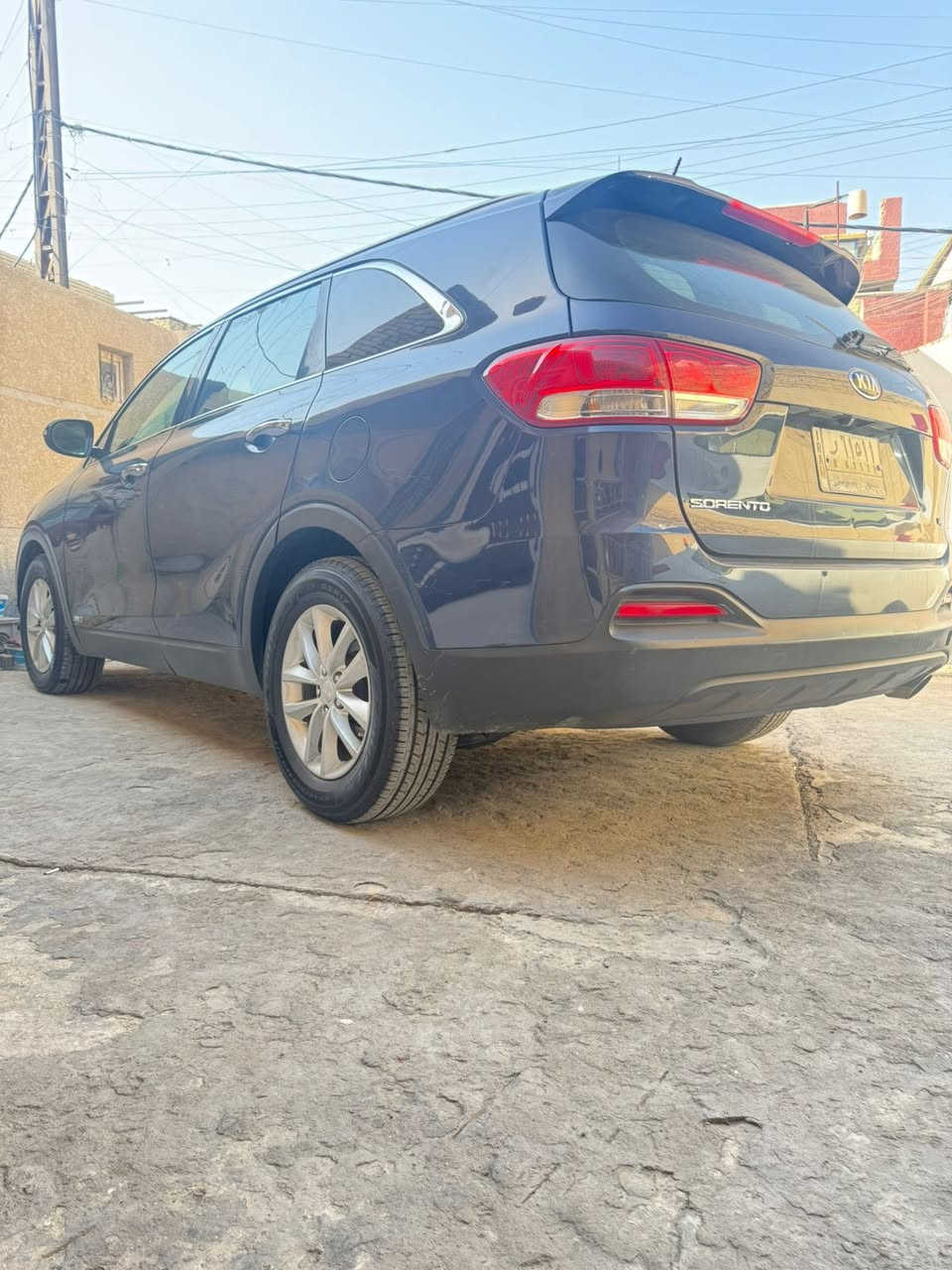 السلام عليكم. سورينتو موديل 2017 امريكي بدون حادث كلين.  7 راكب. مكينه 6 لون. ازرق نيلي. رقم بغداد. تحويل مباشر.  
تفاصيل اكثر الاتصال بالرقم.  او واتساب مكلف بالنشر.  تليفون. صاحبها ***********
