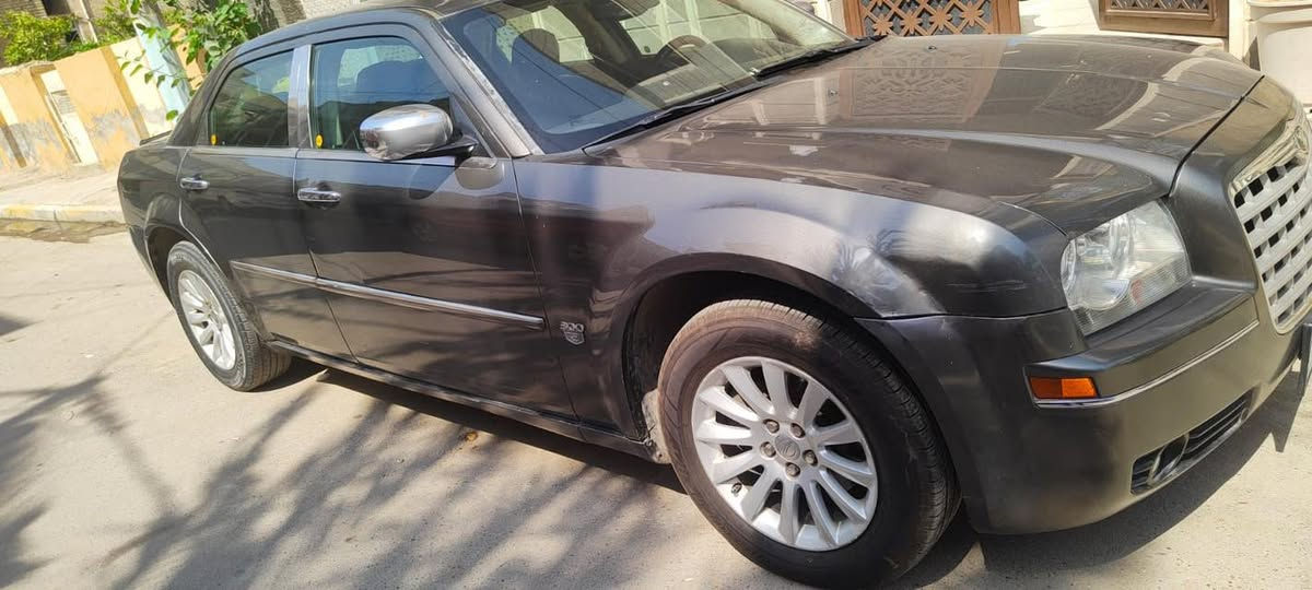 اوباما 2010 تدفئة تبريد محرك 3500 بأسمي سنوية نهاية 2027 حادث مابيها.  بنيد طاير على القمارة ومبدل نفس اللون طعجة بسيطة بالقمارة من البنيد داخل جلد كرسي كهرباء مكانهي بغداد الحرية ‭0790 264 8644‬
