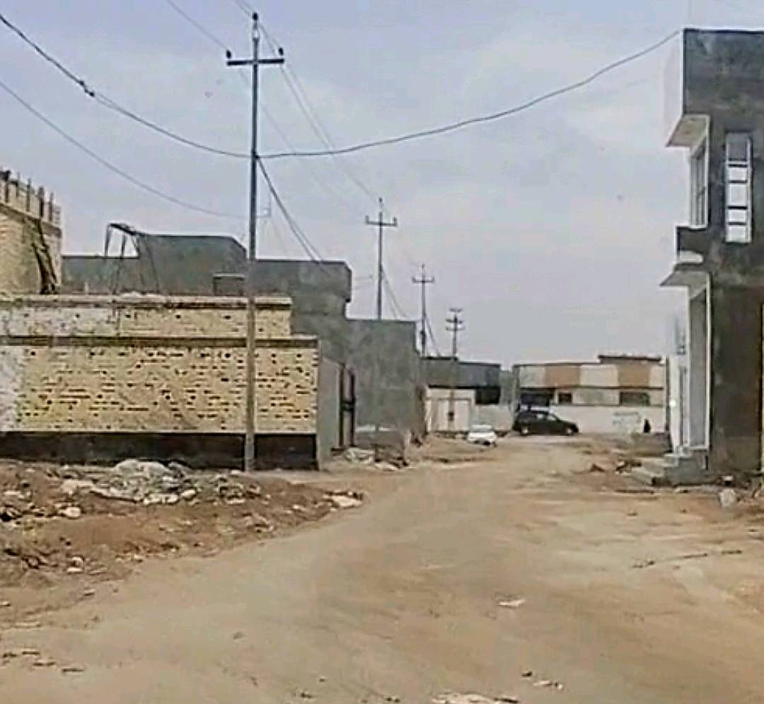 قطعة٢٠٠متر واجهه ١٢و٤٠ نزال١٦ في تنومه صالحية قرب سنتر الهاشمي شوي عن شارع المسبح طابو زراعي عراقي كفالة وكاله بااسم المشتري 
كامله خدمات شوارع مقرنص مجاري 
سعر٥٣
واكو ١٠٠متر ١٠ في ١٠  موقع شارع اسواق جنة
سعر ٢٩ 
 ***********