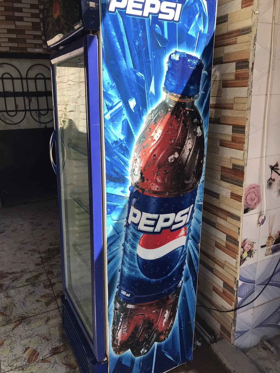 سلام عليكم عارضه للبيع نضيفه سعرها 250 مكاني بابل شارع 80       ***********
