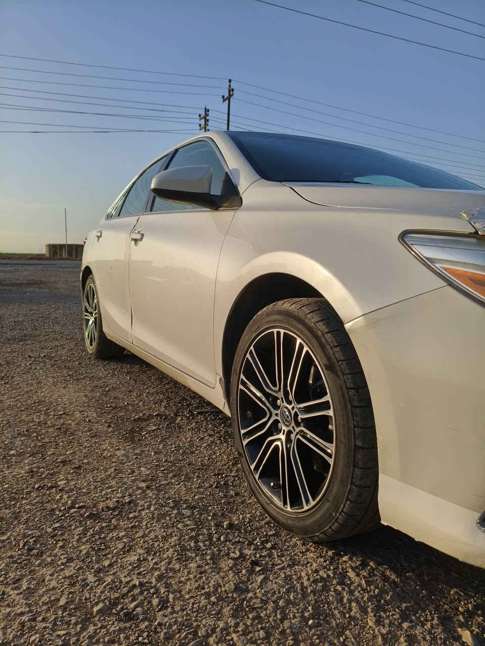 السلام عليكم تيوتا كامري موديل2016seاسبيشل كلين مكفوله كفاله عامه محرك كير رقم اسليمانيه سنويه 2029فو مواصفات 
تحكمات استيرن 
بصمه
تحديد سرعه
فتحه سقف 
اناره تشبول ازرق 
شحن وايرلس
تحكم اكشانه كهربائي 
السياره فول مواصفات /محرك2500المرغوب
رقم الهاتف/***********/***********
مكان السياره ديالى
