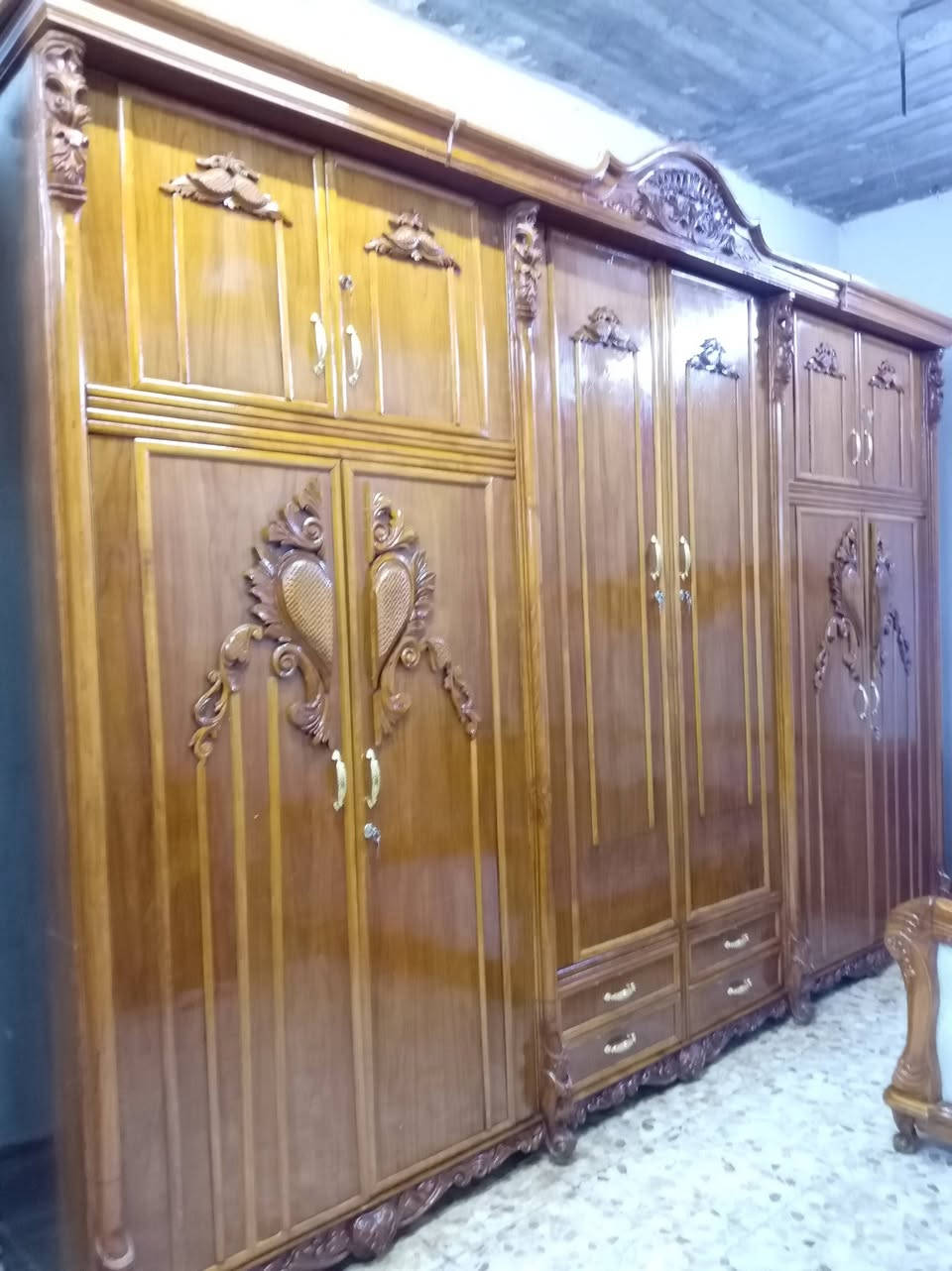 مكلف بلنشر غرفه تسكام نجاره صاج درجه أولى زان مصري جعب الغزال سبع قطع مليون و300 وبيه مجال مكانه حله للإستفسار الاتصال بلرقم ***********
