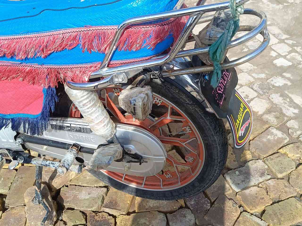 سلام عليكم دراجه سافان للبيع موديل 2024 محرك200 لستفسار *********** مكانها طريق لمجر مطعم طواحين
