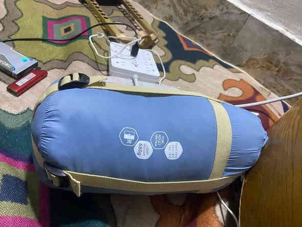 سليب باك  شتوي ماركة نايجر هايك مال تسلق وزنه ٦٧٠ غرام ريش بط .بسعر ٣٥ الف  يتحمل  درجة حراره _3  سيليزي   رقم واتساب ***********
