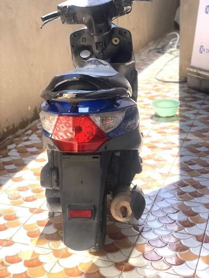 الفجر

2011 محرك ١٢٥  شغاله نقصها تاير خلفي وكفر لايت امامي فقط 

ابيع كوم حديد لحد يكلي شبيها 

*********** بي واتساب
