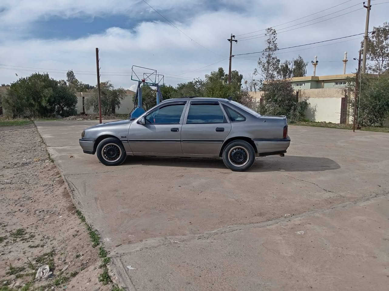 السلام عليكم
فكتره للبيع موديل 1990

حجم 18

رقم كركوك دولي سنويه لل 2030 هزه جديدة 

مصبوغه جماليه       السعر 42.وبيها مجال 

الشراي الاتصال ع ‏‪***********‬‏

ع خاص ماجاوب احد
