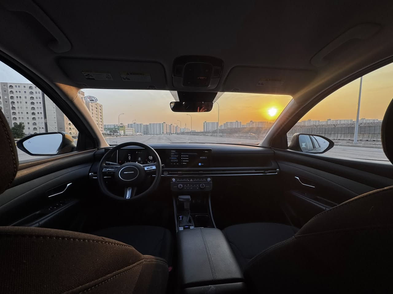 هونداي توسان 2025 امريكي 
حادث 
فقط بنيد صبغ 
بصمة
بصمة ابواب لمس
شاشة كبيرة متصلة
فور ويل 
اللون الجديد رصاصي مات الطافي
هاند بريك بصمة
اوتو هولد
توقف ذاتي
رادار امامي
رادار خلفي نقطة عمياء
قيادة ذاتية
تتبع مسار
مانع انحدار
كار بلي واندورايد اوتو بلوتوث بدون ربط كيبل
محرك 2500

وبعد هواية مواصفات
السيارة رقم اربيل ترقيم جديد تريد تحويل او وكاله اني بالخدمه 
هزة جديدة تحويل ثاني يوم
مكان السيارة بغداد السيديه
السعر 189 ورقة قفل
للأستفسار
***********
