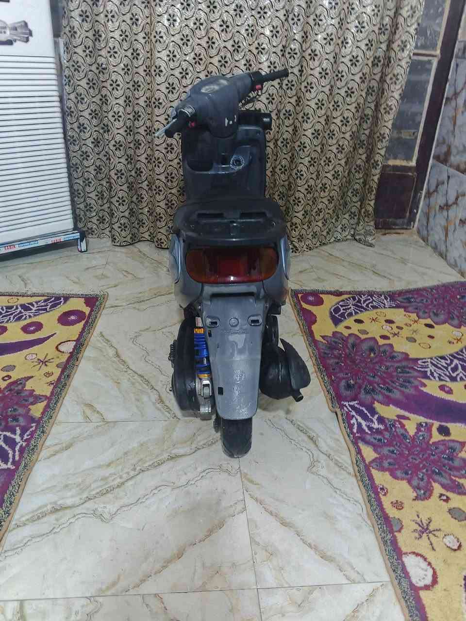 السلام عليكم دراجه للبيع منغولي موديل 2003كهربائياته كله شغاله سلف هندر ما مفتوحه سعر400مكان كربلاء حي العامل الاتصال على رقم***********
