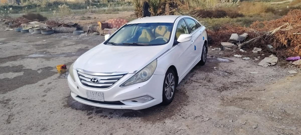 سوناتا خليجي 2015 خليجي بيه ربع جاملغ الخلفي صبغ بدون معجون موضح في الصورة 135وبيها مجال 
رقم ذي قار 
للاستفسار ***********
مكانها ذي قار قضاء سوق الشيوخ
