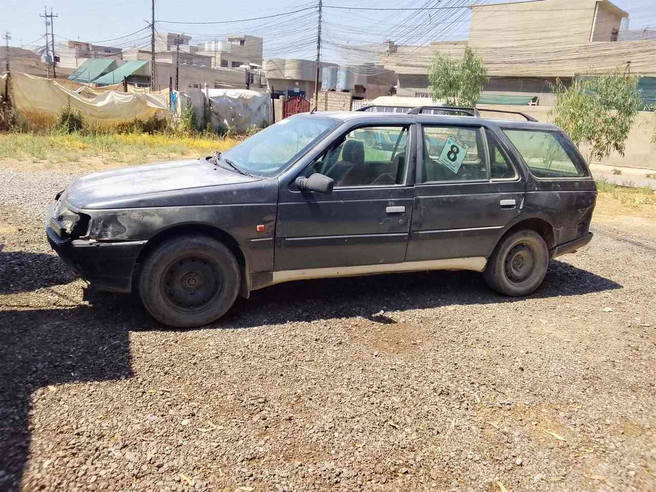 السلام عليكم بيجو405 ستيشن موديل 93 كير محرك شرط 
شرط التحويل من الشرعي سنويه بيضه بيها واجها و معامله مدفوع كمركها تحويلها يكلف بل 250 الف  وايرمنيه كله شغاله كابون بانزين موجود تايرات عل نص طخم امامي شوي تعبان سياره مال شغل مال بيت سياره كلش حلوه السعر 11 ورقه بيه مجال قليل مكان موصل الايسر ***********
