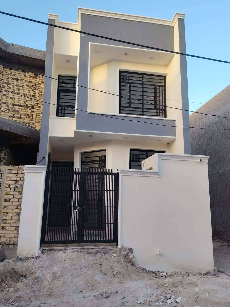 يالله دار للبيع المساحه 100 5 *20 طابو زراعي سند 25 بناء حديث درجه اولى طابقين موقع مميز وقريب خدمات حلوه ومدارس قريبه الاستفسار بالاتصال ***********
