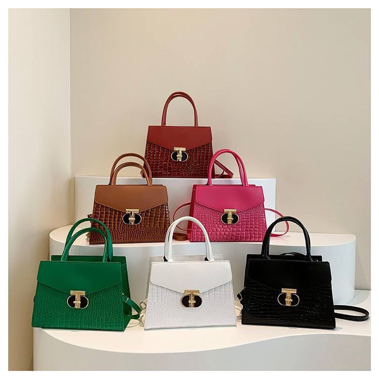 حقائب كوالتي
حجز واتساب  ***********
درزن 48الف 
رابط الجمله 
https://t.me/kozal111
