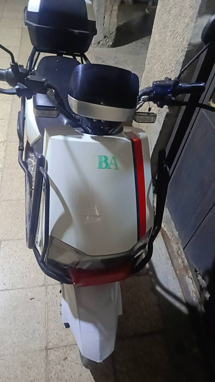 سلام عليكم دراجه شحن فول مواصفات ما نقصها برغي بعدها جديده بمعناه الكلمه تجي وتشوف بعينك 
مكاني بغداد قرب السيديه السعر 800وبيها مجال 
واتساب***********
