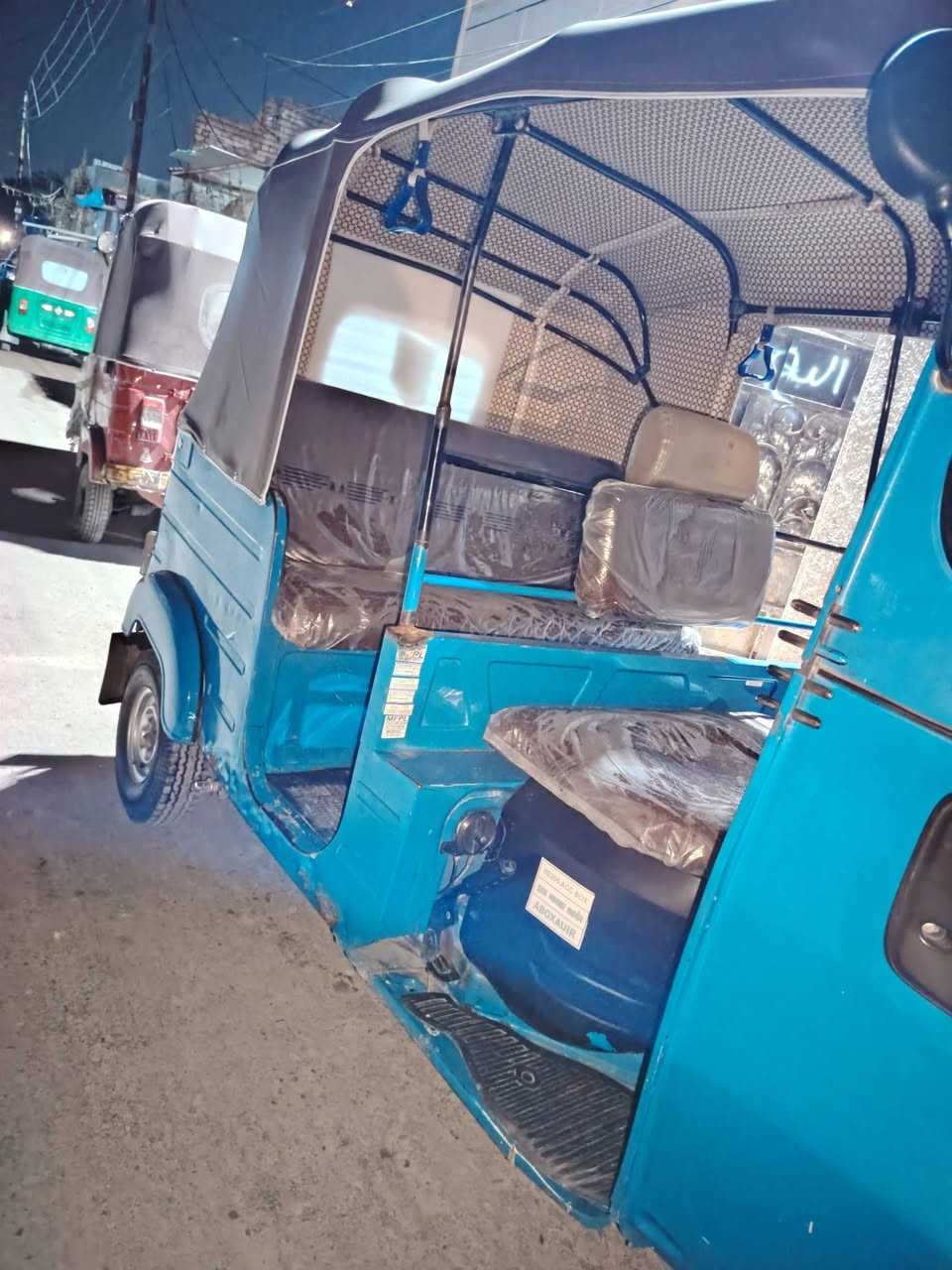 السلام عليكم تكتك ٢٢٠ شهر ١١ مرقمة سنوية تكتك نضيفة  مال جناي السعر ٦٨٠٠ بدون عملة  المكان سبع قصور قرب السيطرة  هذا رقم صاحبهة ***********
