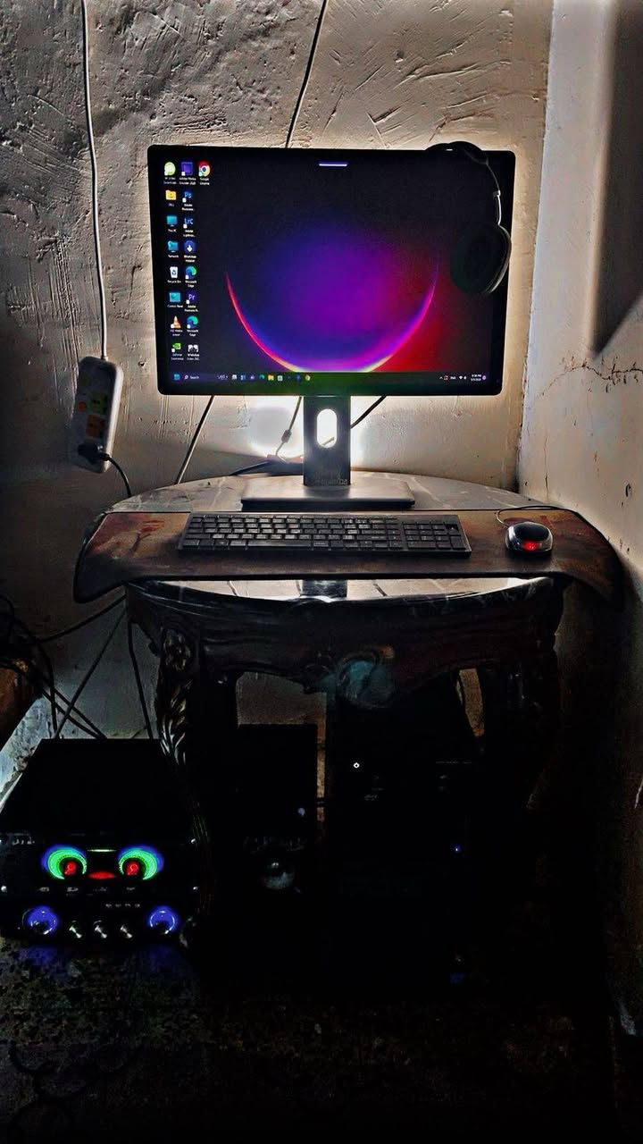 تجميعه pc من شركة DELL كاملة للبيع يتكون من كيس الحاسبة Dell optiplex الجيل الثالث 
والشاشة حجم 22 من موديلات Dell القياسية وجهاز ال UPS ماركه farber ومضخم الصوت الاحترافي Amplifier
سعر الكلي 500.000الف دينار عراقي ملاحظه ابيع تجميع فقط مو مفرد الي يريد خليراسلني خاص او يتصل على ارقام
***********
***********
