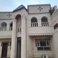 الدار للبيع بحي جامعه ٣٠٠م قرب جامع الحازم بعده ممسكون سعر ٢٥٠مليون لل...