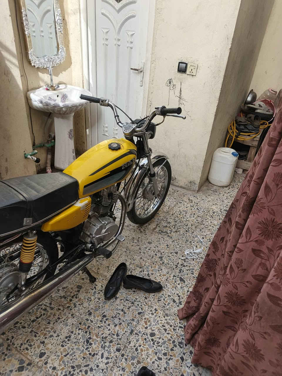 السلام عليكم اربعه كير موديل 22 وكيل ابن هوشا بلخان دراجه نهضه ونعومه ومعدل  ضفيره جديده مبدللهه باتري جديد كلجات جديده الدراجه فاتحهه علا ايدي مره ورحده مفتوحه الدراجه مبدل بوشه الدراجه لا تنقص ولا تبخر ولا ذب دهن سعر 675 وبيهه مجاال قليل حك الجيه الشراي يطب خاص


**إذا كنت صاحب هذا الإعلان وتريد حذفه لأي سبب، رجاءا أرسل رسالة إلى الدعم الفني**