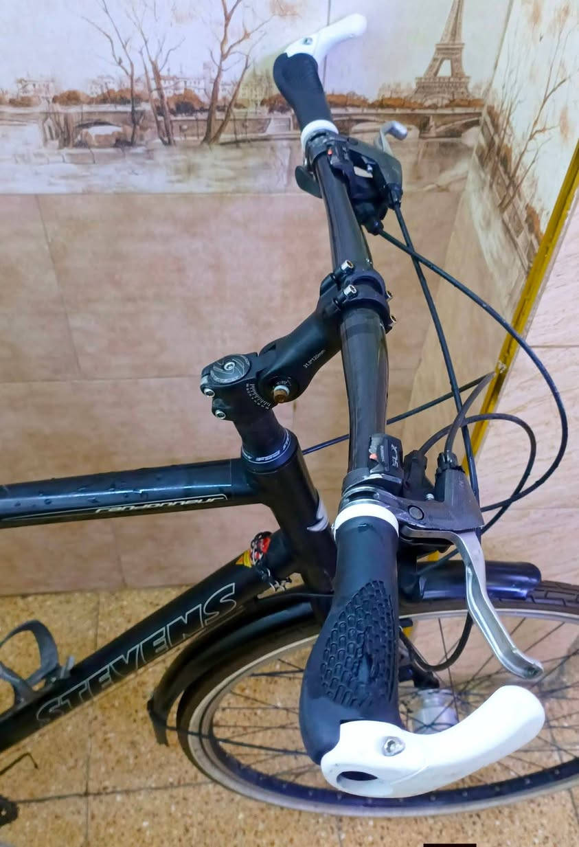 السلام عليكم شلون كباتن 🌄
متوفر بايك ترحال مفول ماركة ستيفن العالمية الغنية عن التعريف 🤩😍 

دراجة قياس // اكس لارج 58 🤩🥰

معدن الدراجة//فول المنيوم ماشة أمامية صب 😍😊

سستم الدراجة//بالكامل شيمانو ديور //2*9 🤩🥰

ويالة الدراجة من ماركة ديور أيضا فول سلاسة ومتانة 🥰🥰 

ستيرن ماركة بونتريكر كاربون فايبر 🥰 🤩 

ركبة متحركة نفخ للراحه عند القيادة 😊🤗
تايرات لون مميز جوزي خط ابيض قياس 700*38😊🤗
سعر 275 الف وبي مجال 
بغداد الحسينية


**إذا كنت صاحب هذا الإعلان وتريد حذفه لأي سبب، رجاءا أرسل رسالة إلى الدعم الفني**