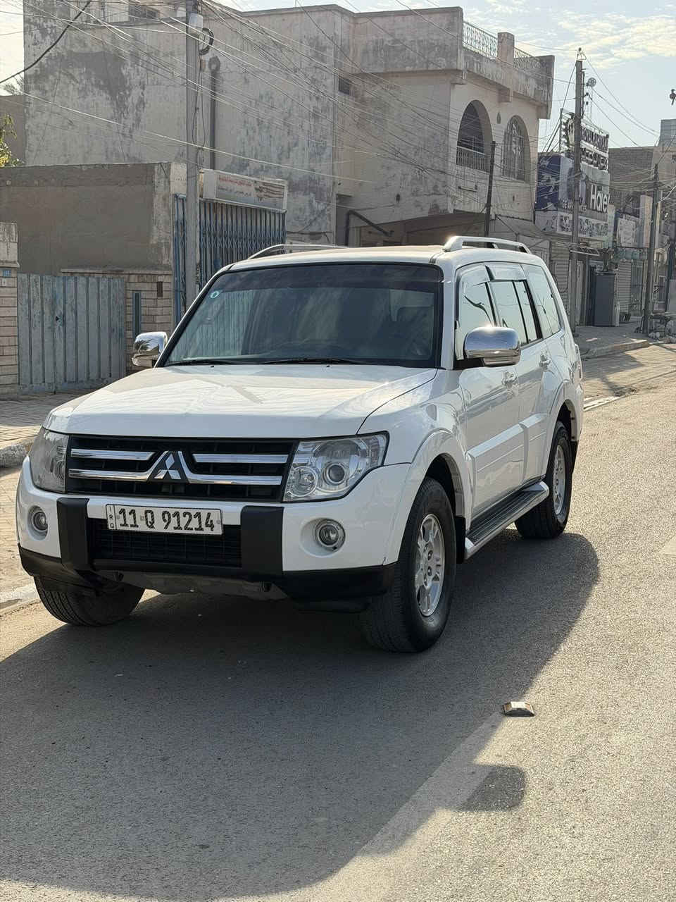 السلام عليكم سياره للبيع  باجيرو ٢٠٠٨ خليجي رقم بغداد الإنكليزي بسمي سياره كفاله عامه من الصبغ غير باب خلفي مبدل نفس الون  جديده على وضع الشركه سياره صدر امامي خلفي جديد مكينه 3000 ادامه جديده ماشيه 240 تبريد 3قطع كير ومكينه مكفولات ساره كلش جديده بعد احله من الصور 
رايدهه 122وبيهه مجال 
مكان بغداد العامريه 
رقم ***********
رقم ***********
