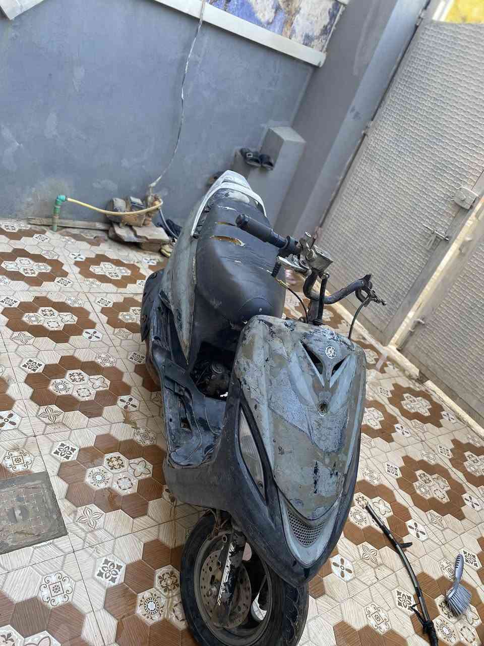 سلام عليكم دراجة ثعلب 140 مابيها شي بس مخنوكة يحتاجلها بس تنضيف الكابريتر وتشتغل دراجة تايرات جديد دهن جديد سعرها 110 وبيها مجال 
الرقم ***********
