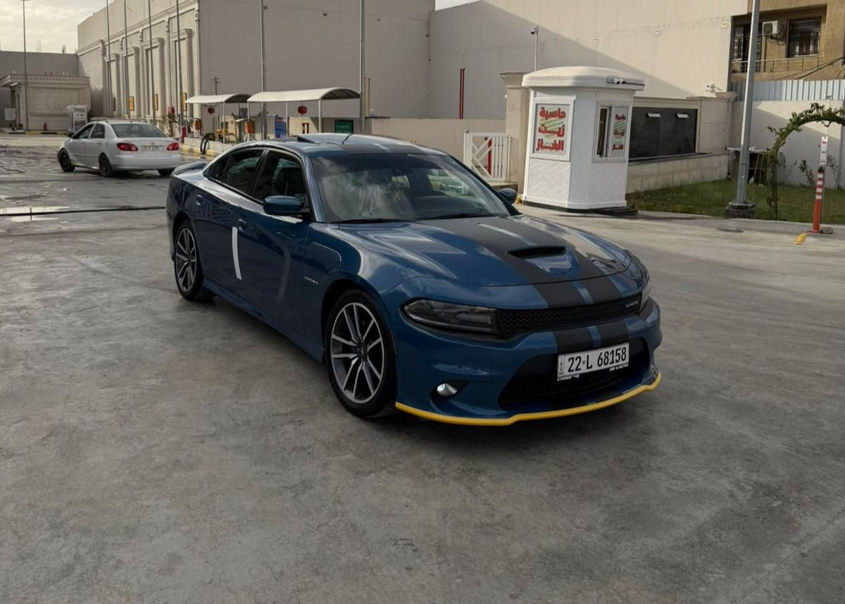 جارجر  2021 RT PLUS . ارتي بلاص  خليجي 
‏‎ وكاله هارلم 
‏‎(مكفوله من الصبغ و الضربة و التبديل ) 
‏‎المحرك : V8.  5.7L .
‏‎العداد : 34 الف . (جديده ) . 
‏‎سياره اي نقص ما بيهه بلاديه 
‏‎لون ازرق الجديد ⚜️
‏‎رقم اربيل جديد 

🟪 السعر  :: الطلب في التعليقات ويوصلك مباشرة ✍️ 📩

‏‎المواصفات :
‏‎* نسخة  RT PLUS
 ‏‎* رادار امامي
‏‎* نقطة عمياء . 
‏‎* حساسات خلفية . 
‏‎* رادار جانبي مع مانع تصادم.
‏‎* شاشه كبيرة مع نظام ملاحة نفكيشن GPS .
‏‎* سستم صوت الپاين مع سماعات بريميوم .
‏‎* ويل قياس 20 انج . 
‏‎* مصابيح امامية زنون . 
‏‎* كشافات الضباب زنون . 
‏‎* فتحت سقف (سلايد) . 
‏‎* مقاعد رياضية  . 
‏‎* المقاعد الأمامية كهربائية . 
‏‎* ذاكرة لحفظ وضعيات الجلوس (ميموري) . 
‏‎* مقاعد أمامية تبريد وتدفئة . 
‏‎* تشغيل عن بعد . 
‏‎* ستيرن كهربائي . 
‏‎* تدفئة ستيرن . 
‏‎* محدد سرعة . 
‏‎* تلفون بلوتوث . 
‏‎* كاميرا خلفية .
‏‎* مرايا متحسسة للاضاءة العالية .
‏‎* كير شفتر بالستيرن . 
‏‎* دخول ذكي (بصمة) .
فول 1/1 
مكاني بغداد صليخ 

رقم صاحب سيارة
‏‎ *********** 
‎‏
