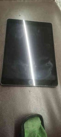 ايباد 9 ذاكره 256 بطاريه 91 كارتون موجود كلشي ممبدل بي سعر 325 0776032...