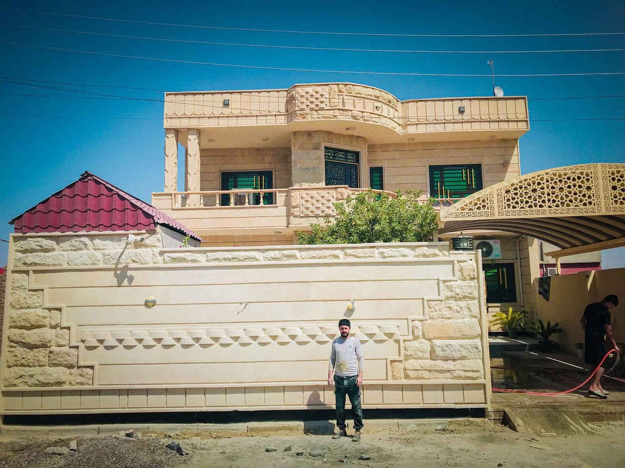 السلام عليكم♕ كادر حجر حلان شقل من اخ لخو اسعار مناسبة تطبيق  واجهات وكوبلنات براقي شقل هندسه جلي  واجهات وكوبنات كرسته وعمل اتصل ((***********))
