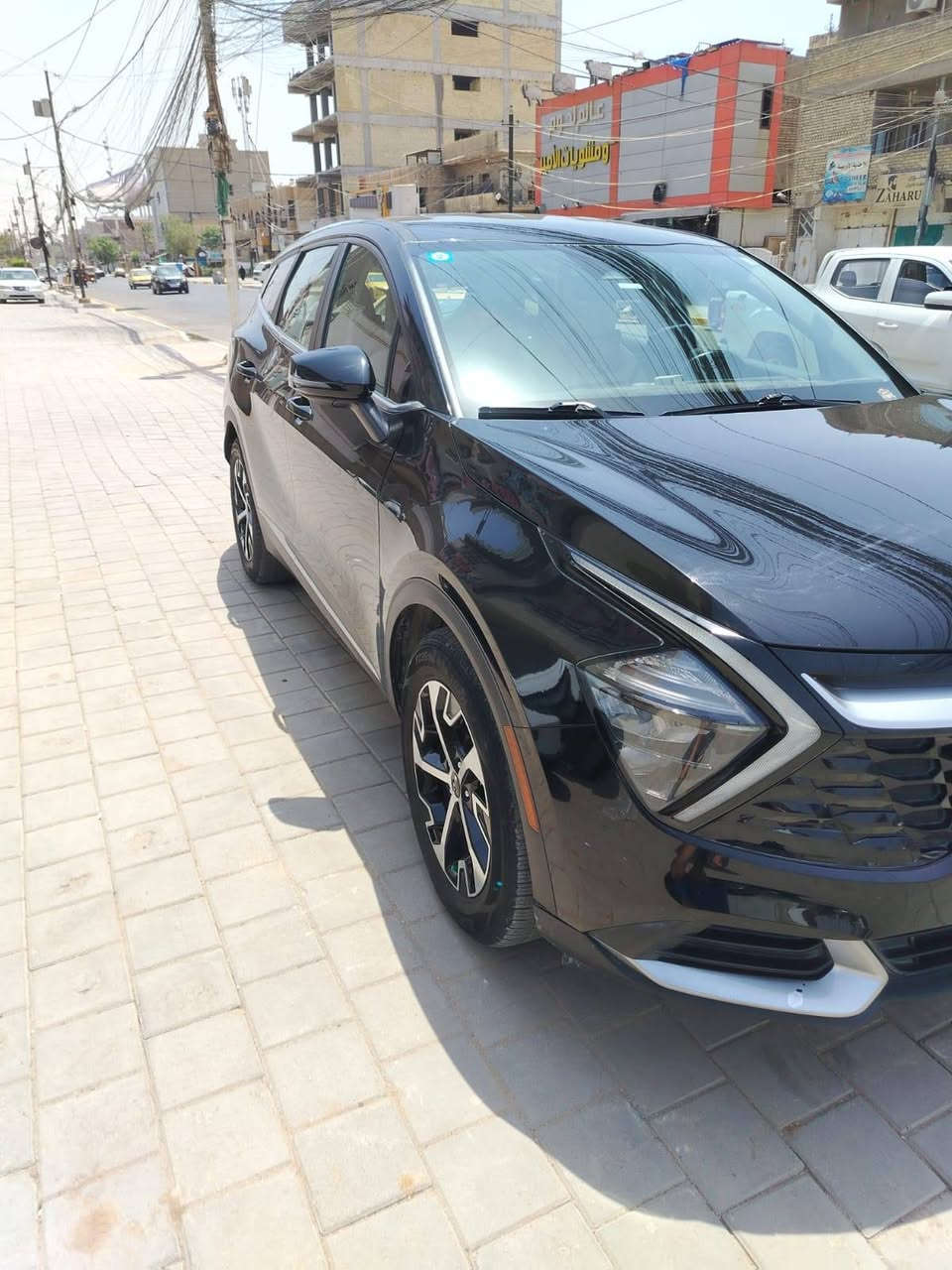 سلام عليكم للبيع سبورتج موديل 23 مواصفات كشنات كهربائي جلد تدفه بل كشن بصمت تشغل شاشه كبيره تبريدثلج سياره جديده بدون تبديل وبدون صبغ فقط بارد بل حافه مال صندوك صور الحادث مرفوقة سعر 180وبي مجال مكان بغداد الأمين الاستفسار ***********رقم صاحب السياره غيرمتواجد علا الفيس
