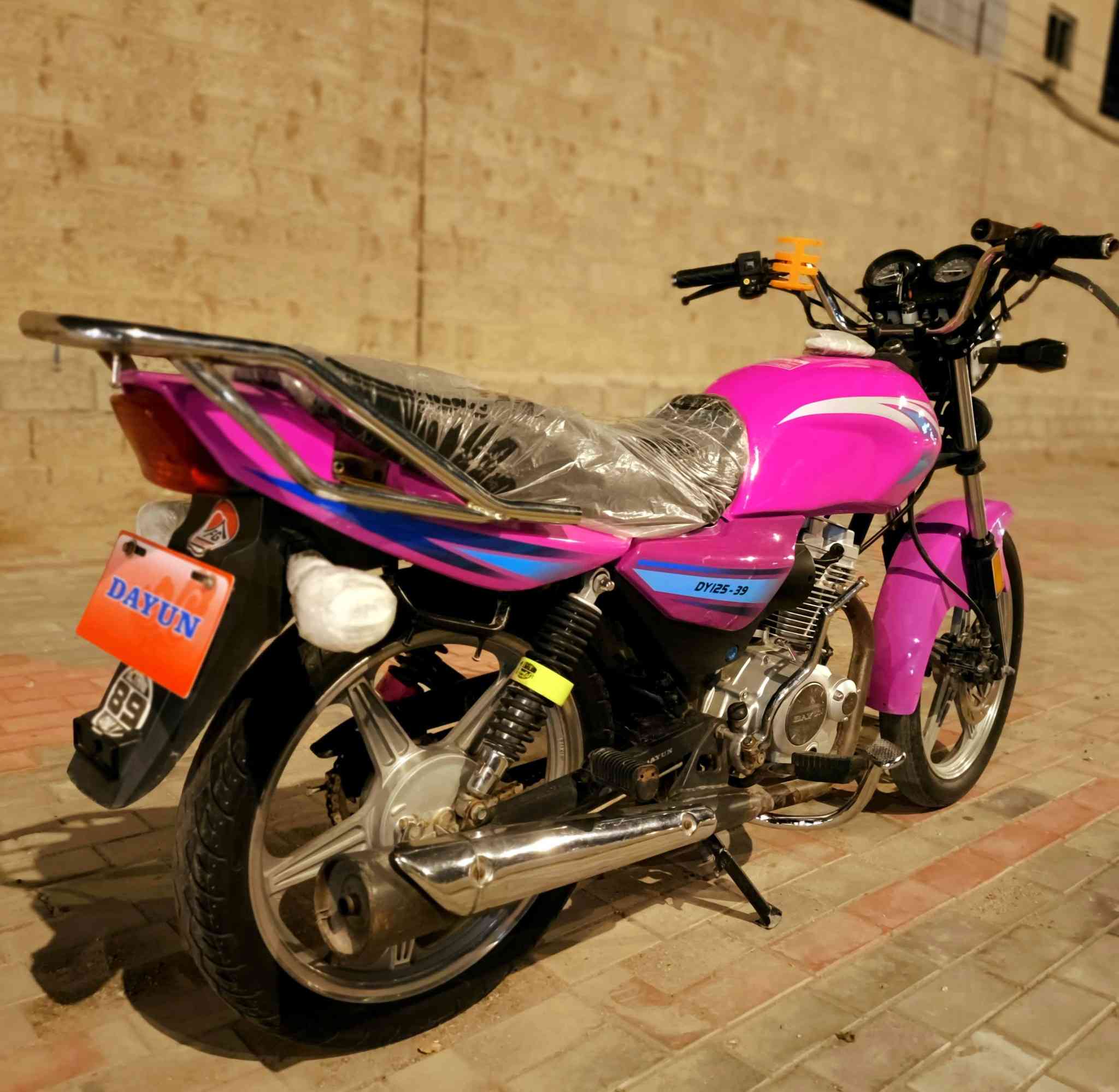 دايون عضم موديل 2023 كلك بليته طايحه رقم شاصي بيها دراجه نضيفه بالجيش محرك مكفول كهربائيات سلف دراجه كامله ما نقصها شي السعر 650 قفل المكان كربلاء. ***********
