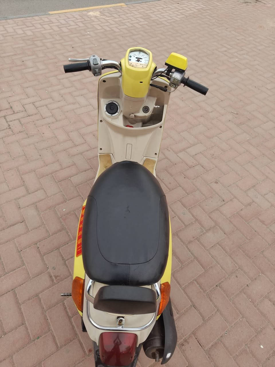 السلام عليكم دراجه للبيع ماكس بوليسي دراجه بلادي مكينه 49 كفرات اصليه بس شوي بيه شخوط دراجه خير من الله شغل وطلع النجف تراي دراجه برغي مامفتوح بيه نقص فقط عداد الستفسار عل اذا رقم مامتواجد عل ارتنيت  *********** المكان كربلاء قرب مستشفى التركي الوقت المتواجد بيه من سبعه صبح الى تلاثه ضهر
