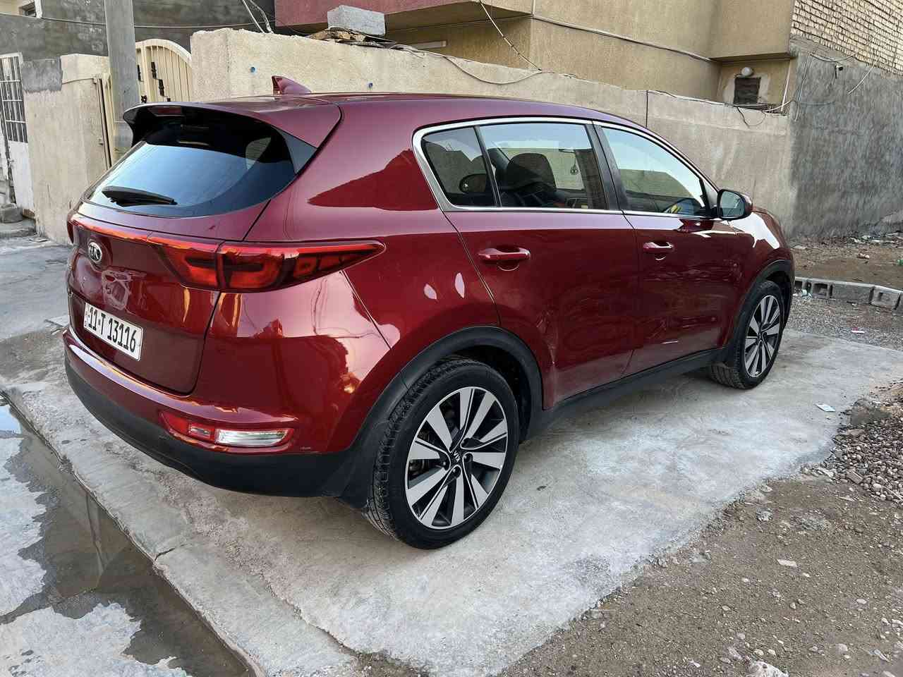 بيع مستعجل 
السلام عليكم سبورتج ٢٠١٧ وارد امريكي رقم بغداد انكليزي جديد ابيع مصبوغه حزام بستثناء الجنطه والبنيد والجاملغ الخلفي طبعاً والقماره ايضا مكفوله البجم كبس مامفتوح باسمنه محرك ٢٤٠٠ GD قطعتين تبريد.. السياره جاهزه مابيه نقص انشالله السعر المطلوب ١٣٧ ورقه وبيه مجال بسيط  مكان السياره بغداد حي التراث قرب تقاطع درويش رقم الهاتف *********** 
السعر ١٣٧ ورقه وبيه مجال بسيط
