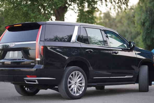 كاديلاك اسكاليد 2023.فئة لاكجري
السيارة كلين بدون حادث وارد امريكي  . رقم بغداد
ماشية ٤١ ميل 
مواصفات معروفة
بنوراما  
‎36 سماعة 
‎‏‎5 كاميرات‎‏‎
‎فور ويل
تشغيل عن بعد
‎كشن رجاج‎ 
ترحيب بشعار الكاديلاك
‎ داخل بيجي مميز 
‎ لايت زنون عالي ناصي ٥ عدسات متحرك
‎جنطه ذكيه جلاق
‎رادار تحديد مسار
‎رادار خلفي
‎رادار امامي 
‎رادار جانبي 
‎كشن تدفئة وتبريد سايق وراكب
‎كشنات خلفية تدفئة
‎مري شفط 
‎اشارة بداخل المراية
‎كشنات جلد 
‎ذاكرة ميموري ستيرن وكشن
‎ويل ٢٢ بلادي 

وهواي مواصفات بعد معروفة بالاسكاليد

 السعر 760 $ وبيها مجال

***********
