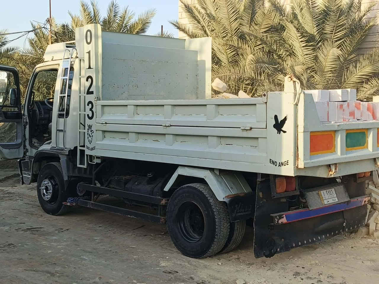 سلام عليكم هينو طيره للبيع موديل94سنويه ال28مكينه70 تخم تاير17.5 رقم كربلاء نضافه100٪ مكفوله كفاله عامه مكاني ديوانيه شاميه الاستفسار على***********
