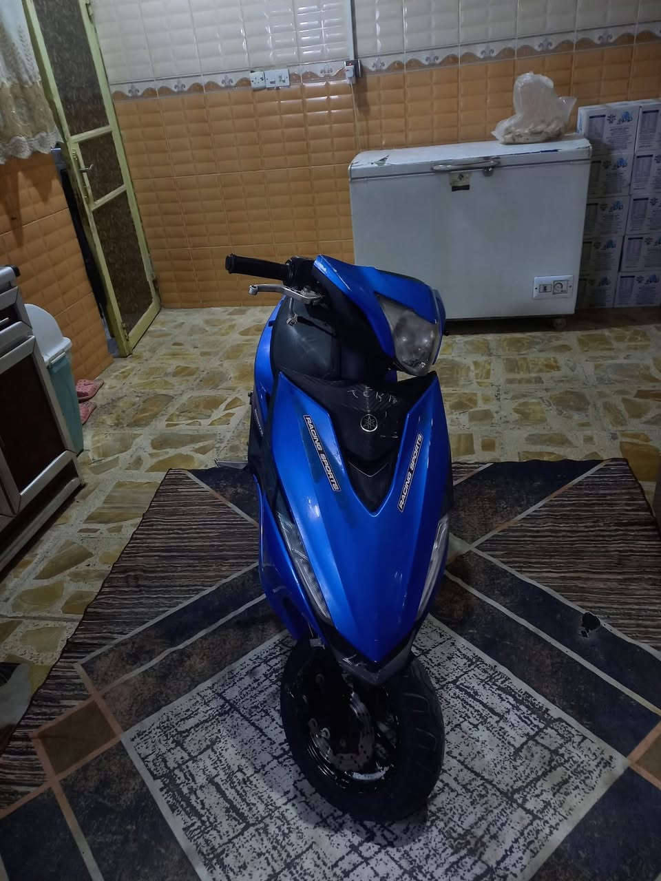 السلام عليكم دراجه نوع ياماها ياباني مال رمبه صارلها شهر من نزلت من الحاويه محرك 125cc،سرعتها 120 محرك الدراجه وشلعتها فول، الدراجه نزلت من الحاويه انكسر البكلايت الخلفي، الدراجه ماماشيه اقرا العداد كفاله عامه بوشه٥٥ بلاديه البوشه 
المكان كربلاء الحر قرب مدينة العاب نوارس ***********بي اتصال خط وواتساب والخاص مفتوح السعر500وبيها مجال
