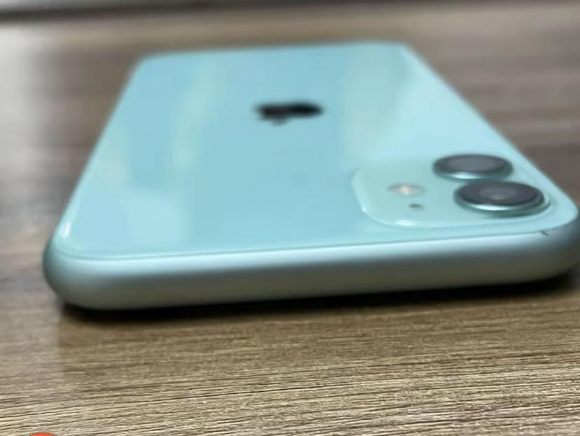 السلام عليكم 
أيفون 11 عادي 
ذاكره 128 
بطاريه 90 
نموذج M 

مراوس أو بيع حسب القناعه.


**إذا كنت صاحب هذا الإعلان وتريد حذفه لأي سبب، رجاءا أرسل رسالة إلى الدعم الفني**