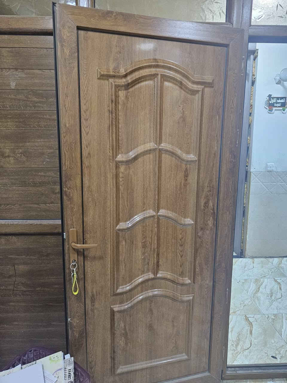 قاطع خشب صاج نظيف
مكان زيونة ويا جام و باب كامل 
سعرة ٢٥٠ وبي مجال 
*********** والرقم بي واتس ايضا
