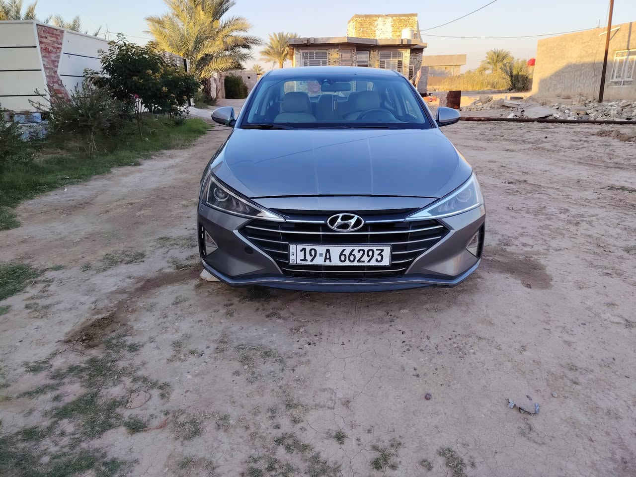 السلام عليكم النترا 2020 هزه جديده وسنويه جديده بأسمي شخصياا للبيع السعر 135 وبيها مجال محرك 2000 دوش جديد كير  AT حداديه تخم تاير تبريد تدفئه العنوان بابل قرب العلوية شريفه ***********
