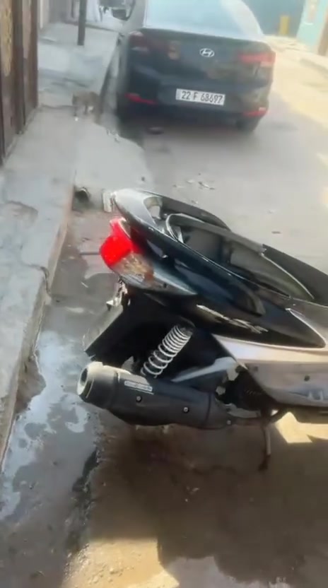 سلام عليكم شباب سكنس فحل نوزل دراجة كارتون جيب فيتر وتجي  صالي تقريبن شهر ونص من نزلت رمبة مختمة من الطول لطول كفالة عامة مكينة  ما مفتوحة دهن موتل السعر 1050 وبيهة مجال كلش قليل مكاني حي اور رقم ***********
