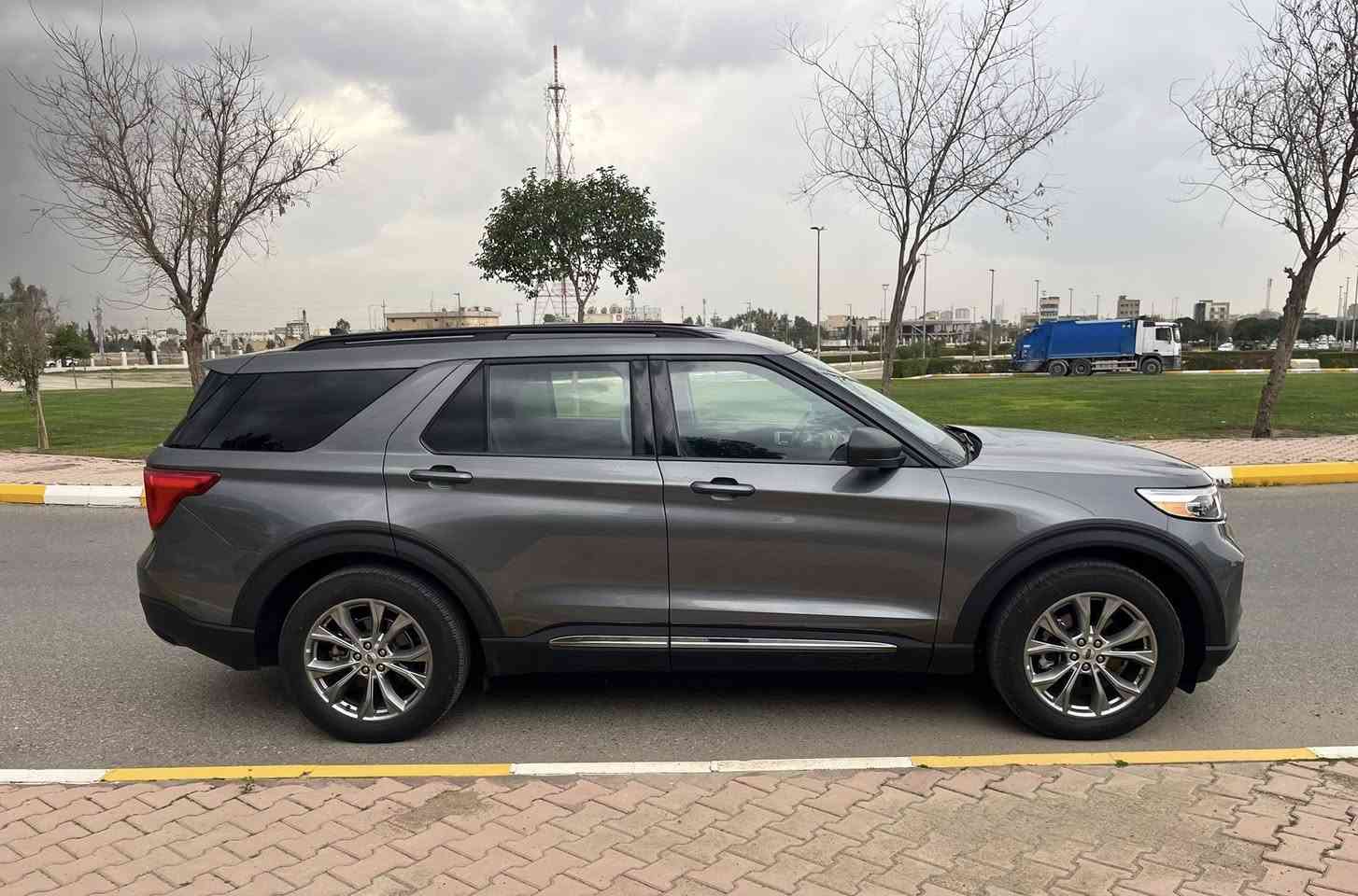 #بسم الله الرحمن الرحيم ، رمضان كريم #فورد اكسبلورر XLTمحرك حجم 2,3 توربو #موديل 2023 ,#ماشيه ١٠ الف فقط #بدون صبغ ،#حادث جانبي ،#أبواب جهة السائق مبدله بلادية شركه نفس اللون ،#بجم كبس شركه ،الخلف كبس شركه #الايرباكات جميعها سليمه ماعدى البرده ،#مواصفات السياره،رادارات محيطيه ، نقطه عمياء ،داخل جلد ،الكشنات الاماميه كهرباء وتدفئة ، تشغيل عن بعد ،حساسات وكاميرا خلفيه ،الأبواب الاربعه بصمه ،الصندوق كهرباء ،ويل حجمً20 ,اوتو هولد   ،اوتو ستار ،بريك اوتو  ،وغيرها من المواصفات ، #صوره امريكا منشوره مع الصور ، #السياره رقم كاتي تترقم محافظات الاقليم فقط ، #السعر 253 ورقه #الراغب بالشراء الاتصال على الرقم *********** واتساب #ملاحظه ،السياره بالحقيقه احلا من الصور  .
